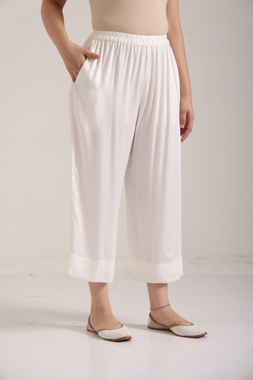 Modal Cotton wide bottom pants- White